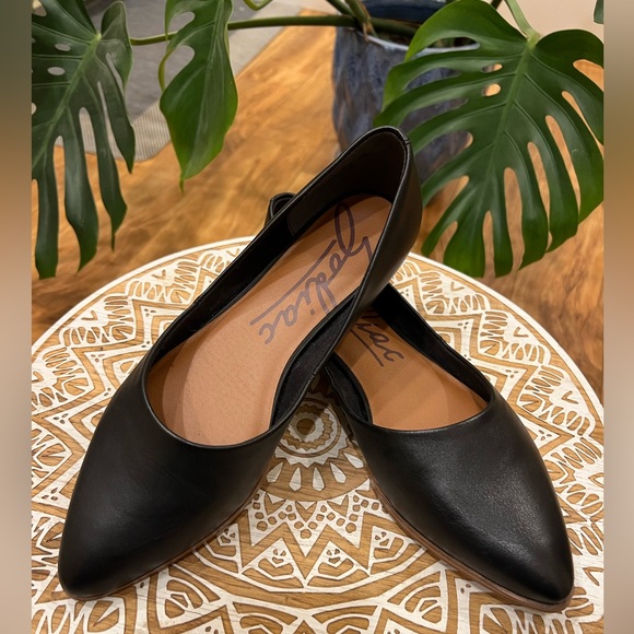 Zodiac Women’s Hill Flats, 7.5 M, Black Leather - Picture 5 of 8